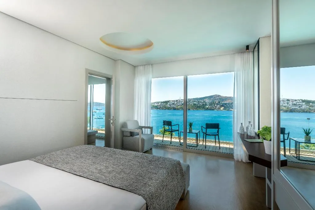 DOUBLE DELUXE KING BED Room, Cape Bodrum Luxury Hotel & Beach, Bodrum