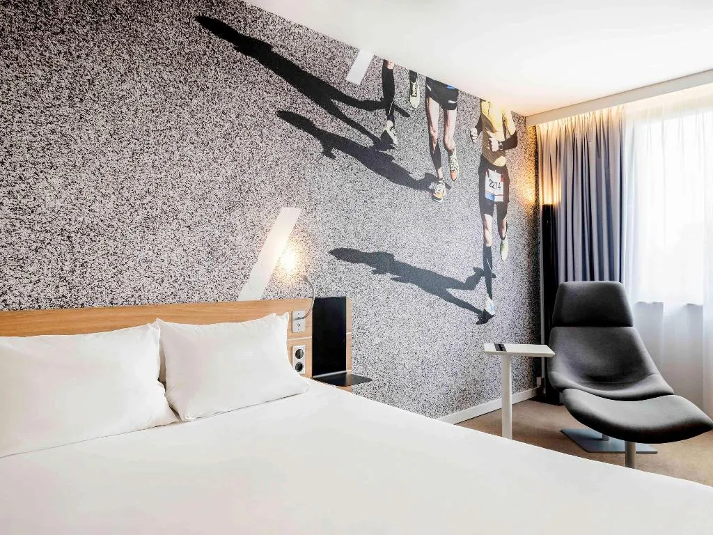 DOUBLE EXECUTIVE QUEEN BED Room, Novotel Krakow Centrum, Krakow