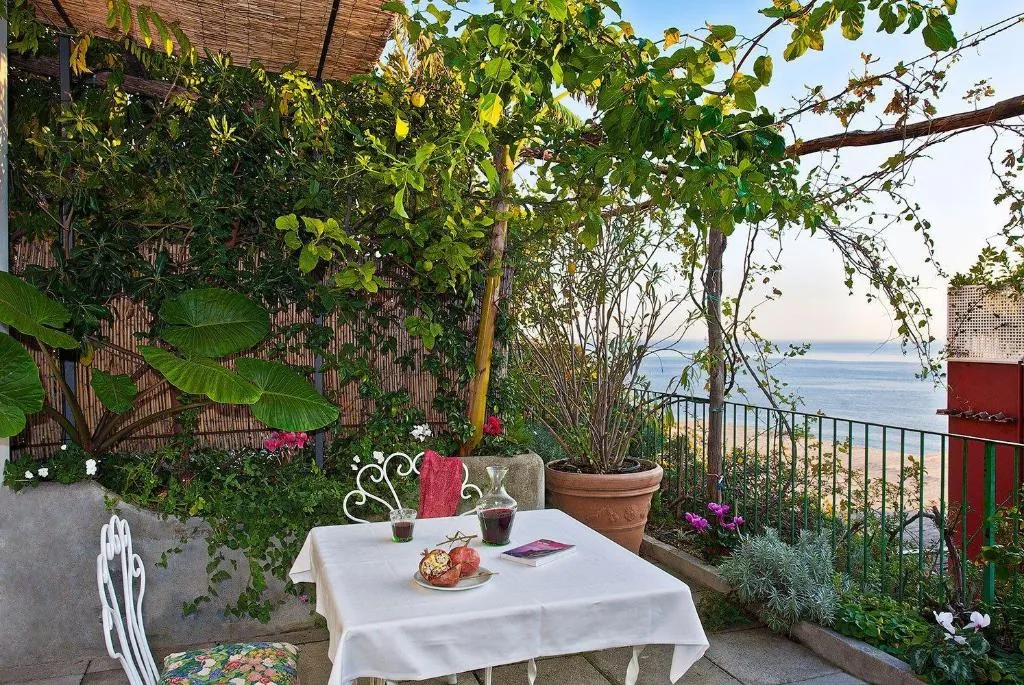 Room, Villa Rosa, Naples