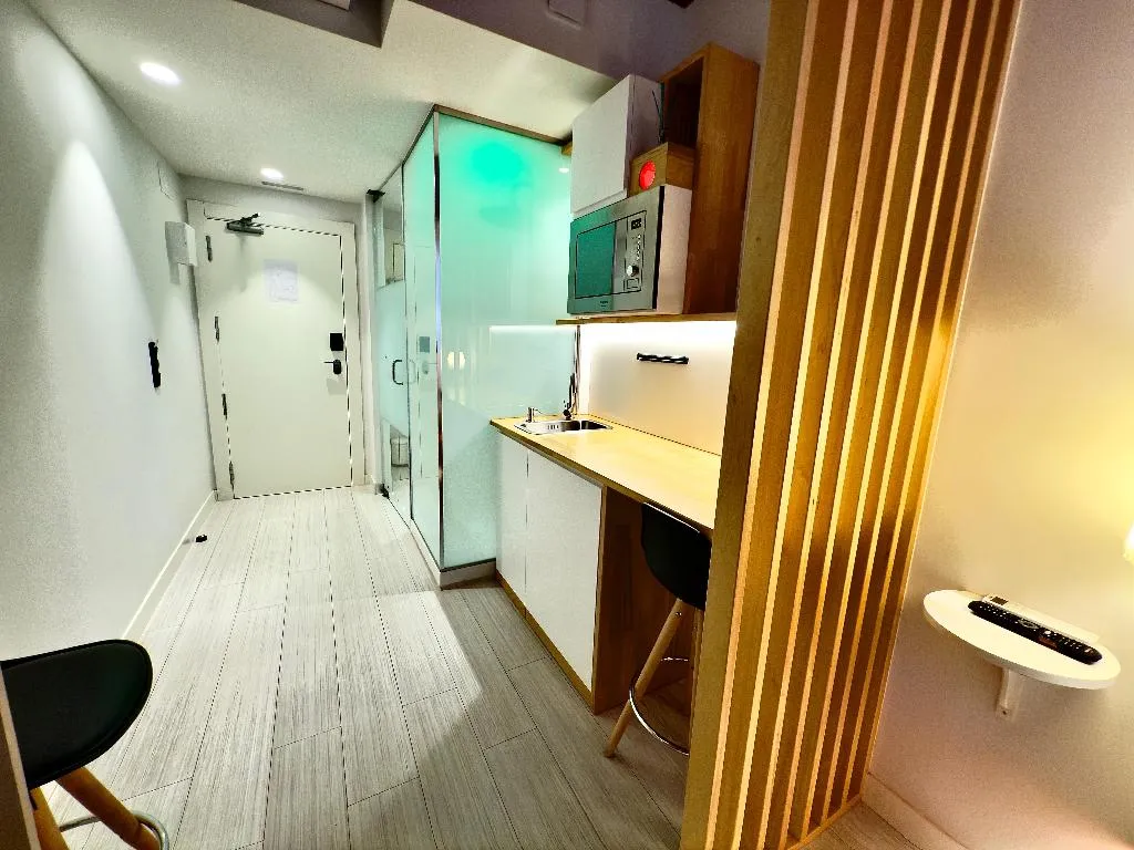 DOUBLE SUPERIOR Room, Far Home Bernabeu, Madrid