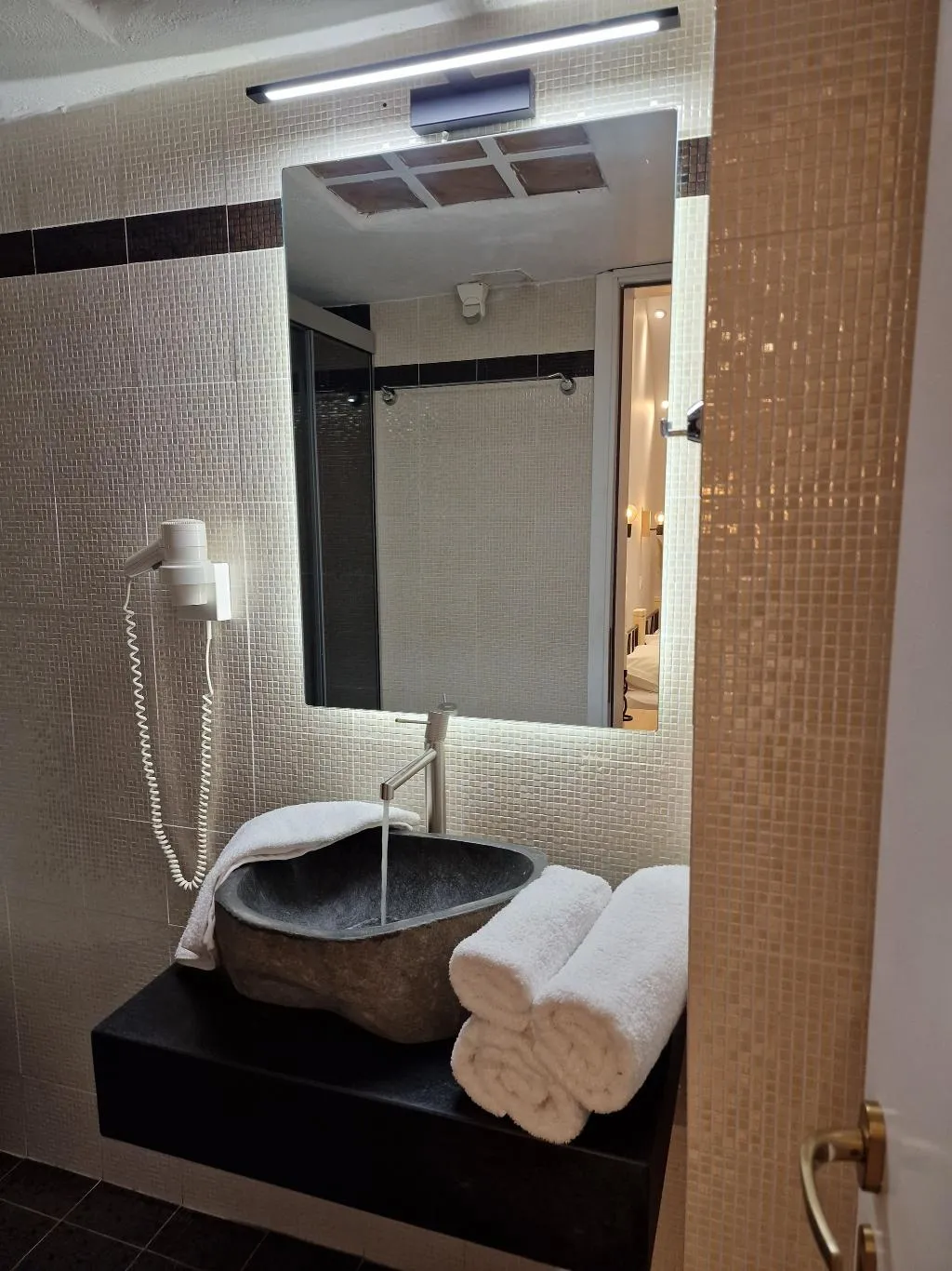 Double or Twin STANDARD Room, Amerisa Suites, Santorini