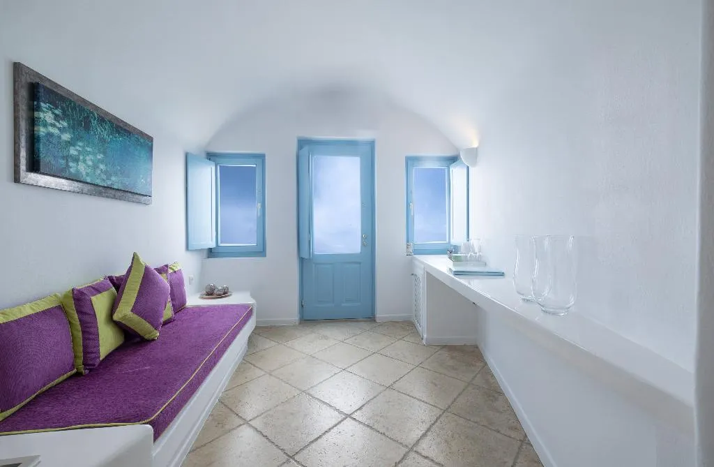 SUITE STANDARD Room, Above Blue Suites, Santorini