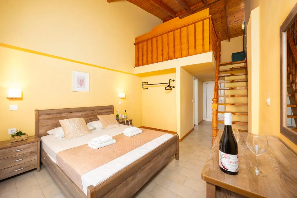 Room CAPACITY 5 Room, Koulouris Beach, Corfu