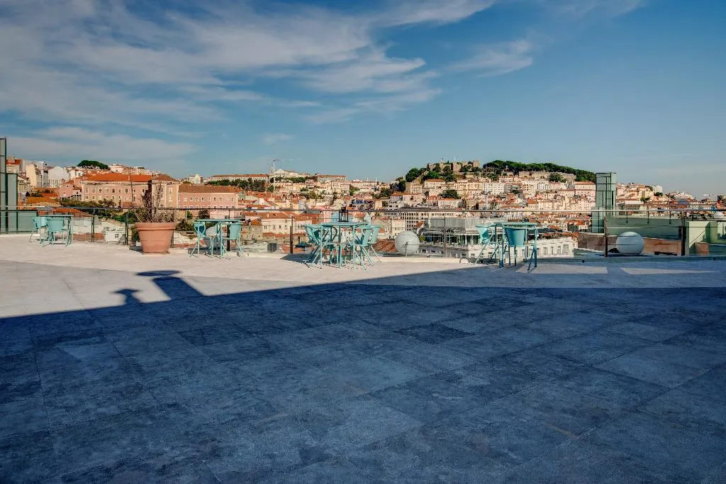 Terrace, VIP Executive Eden Aparthotel, Lisbon