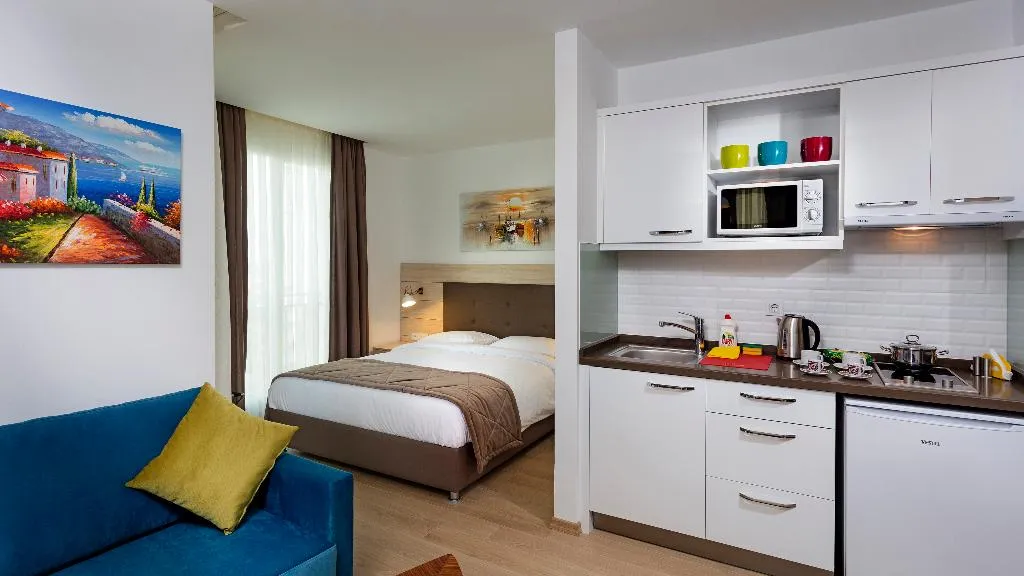 APARTMENT CAPACITY 2 Room, The Room, Antalya