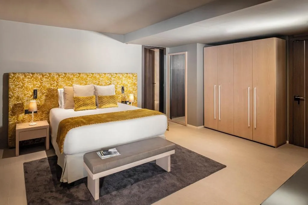SUITE DELUXE KING BED Room, The Waterfront Hotel, Malta