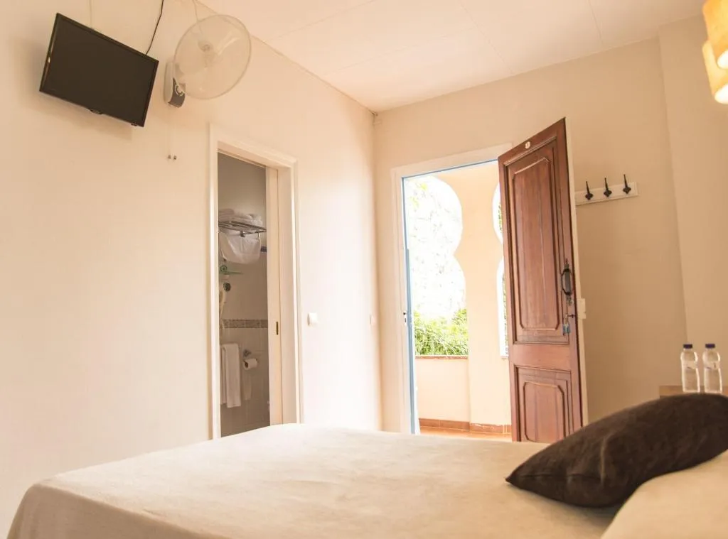 Room, Hostal L'Estrella, Costa Brava
