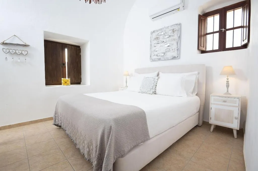 Room, Estate 1896, Santorini