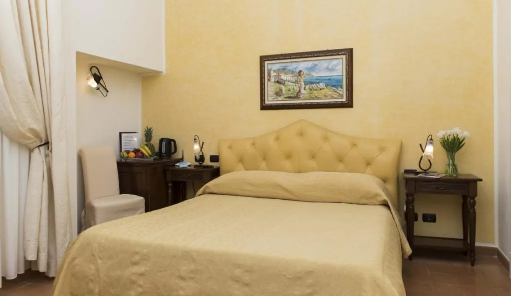 TRIPLE DELUXE Room, Hotel Villa Annalara, Naples