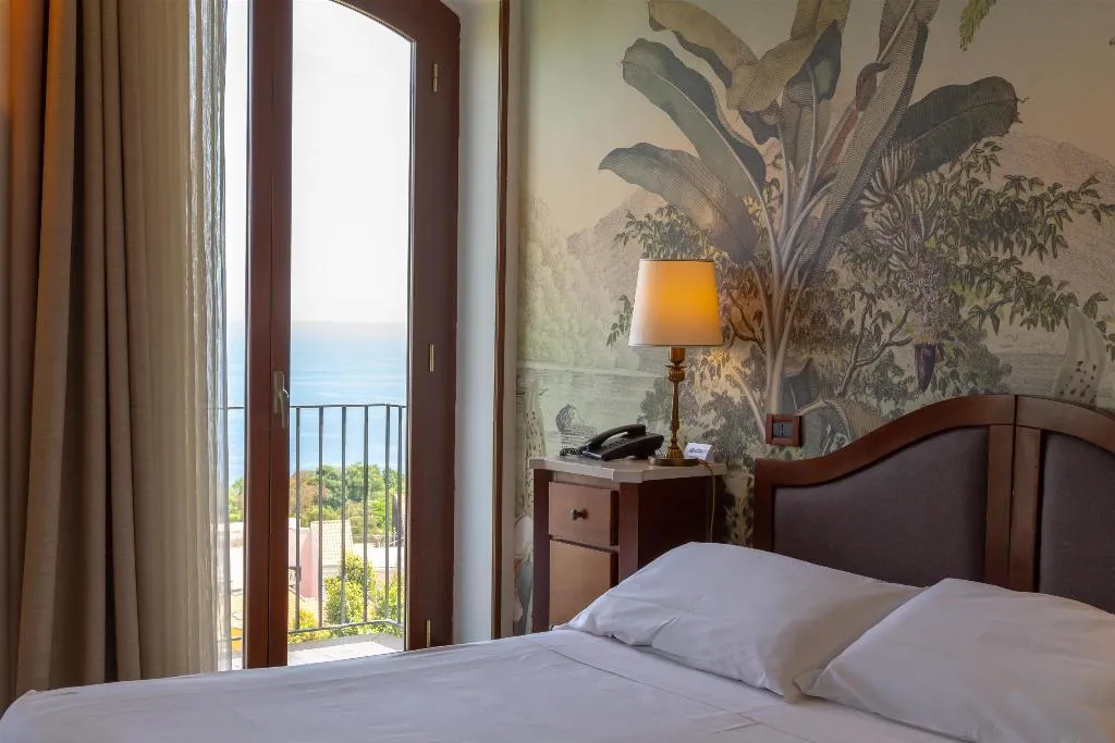 JUNIOR SUITE CAPACITY 3 Room, Best Western Hotel Santa Caterina, Catania