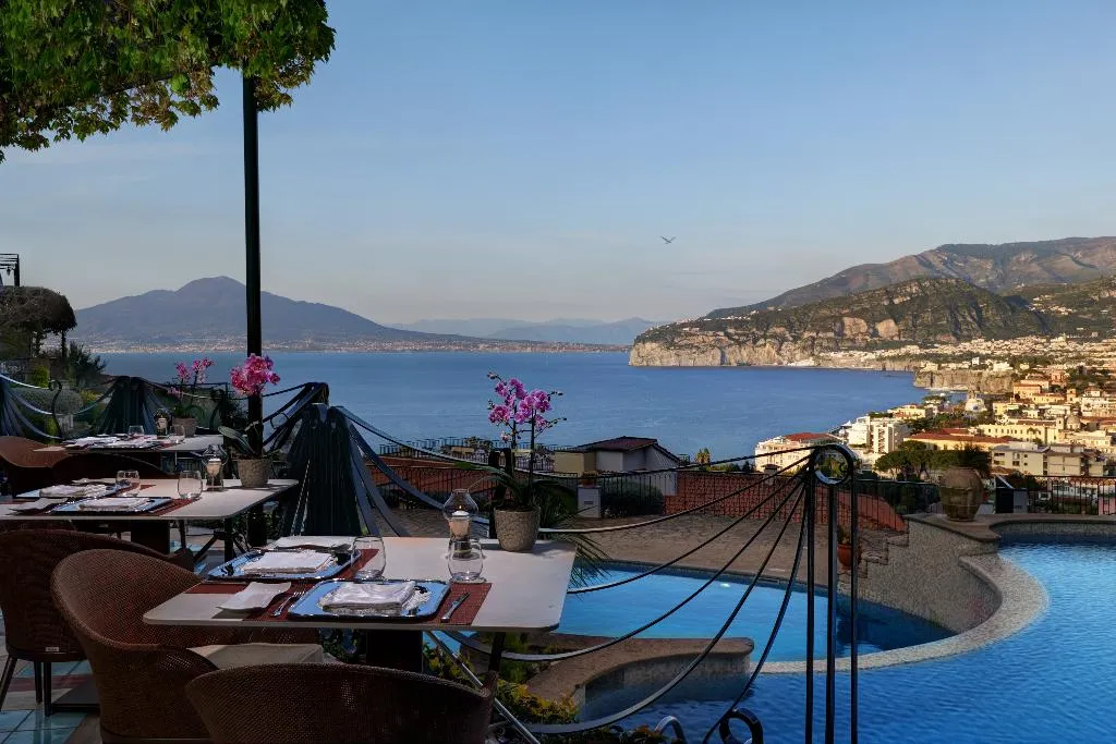 Restaurant, Grand Hotel Capodimonte, Naples
