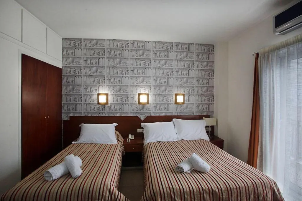 TRIPLE STANDARD Room, City Life Port Hotel, Crete