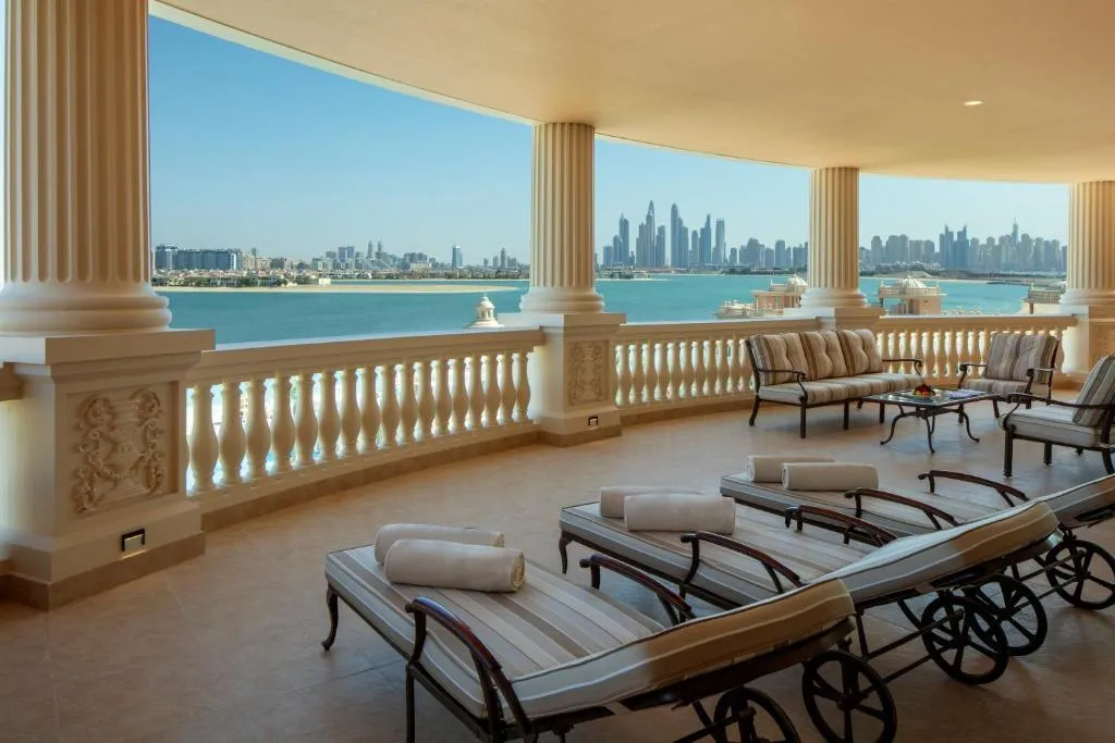 SUITE STANDARD Room, Raffles The Palm Dubai, Dubai