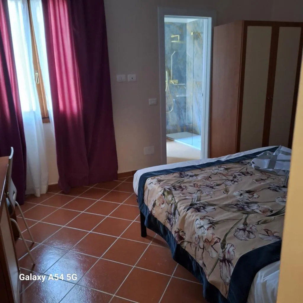 TRIPLE ECONOMY Room, Maxim Axial, Florence