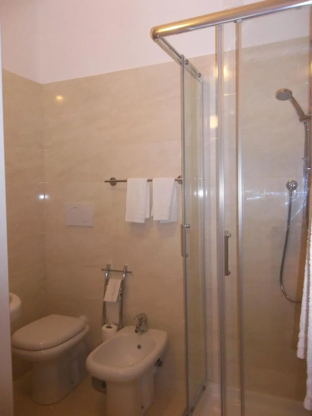 Room, Albergo Amalfi Milano, Milan