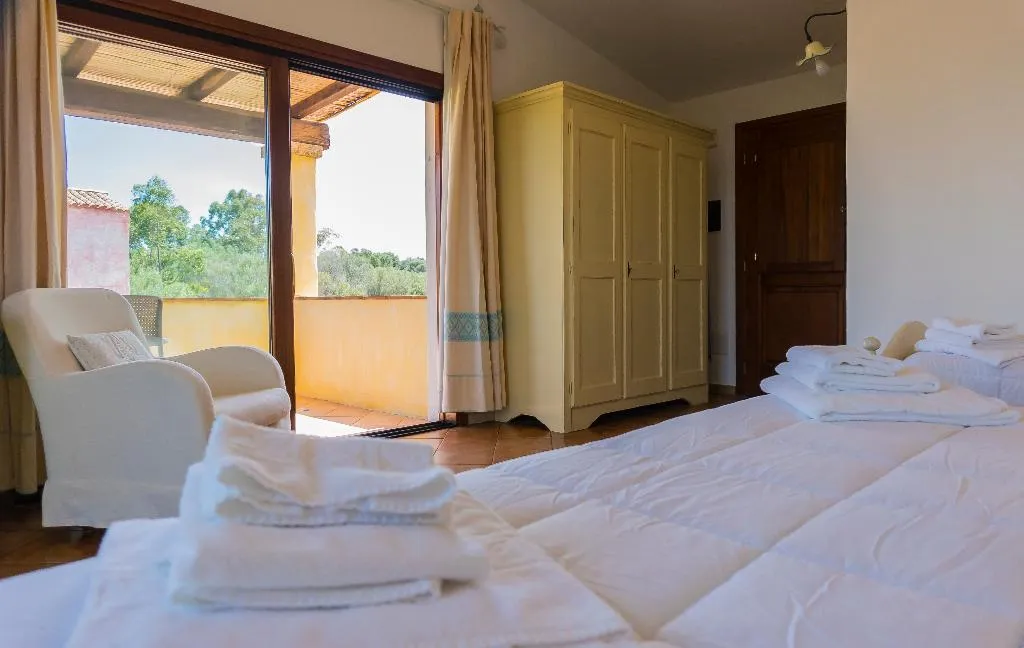 TRIPLE STANDARD Room, Jaddhu Country Resort, Olbia