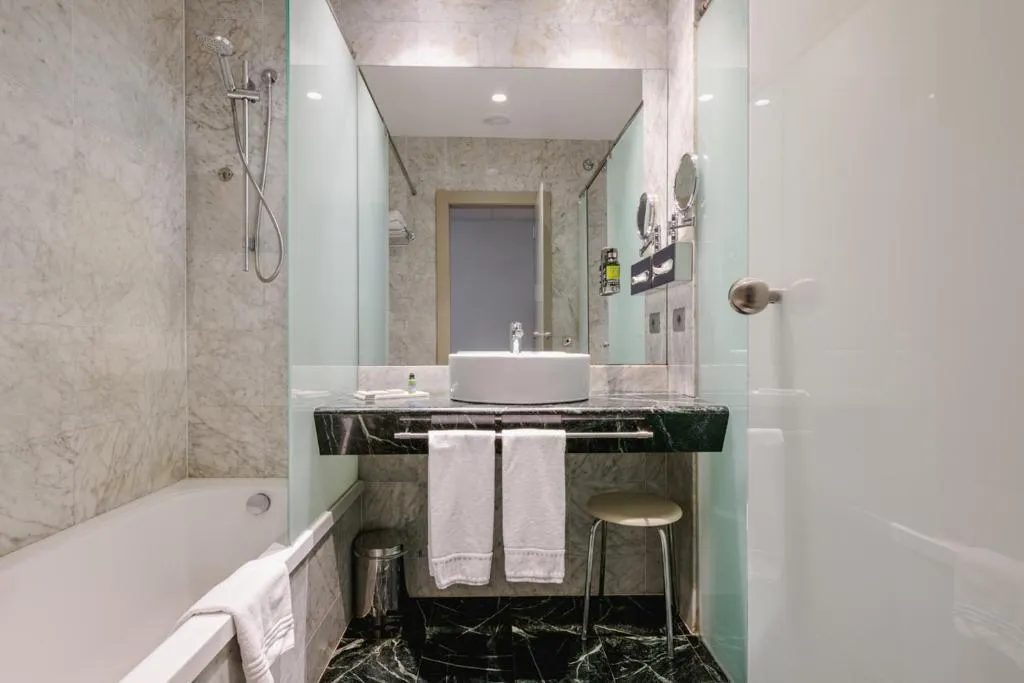 TRIPLE COMFORT Room, Gran Hotel Havana 4*Sup by Escampa Hotels, Barcelona