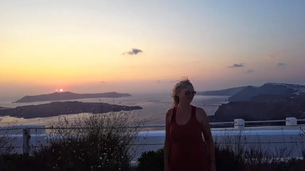 Sports and Entertainment, Pleasure Beachside Studios, Santorini