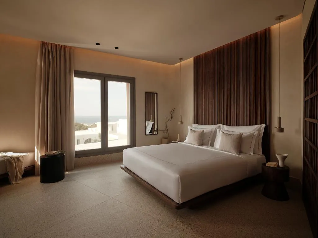 TRIPLE PREMIUM Room, Enarma Suites & Spa Wellness Retreat, Santorini