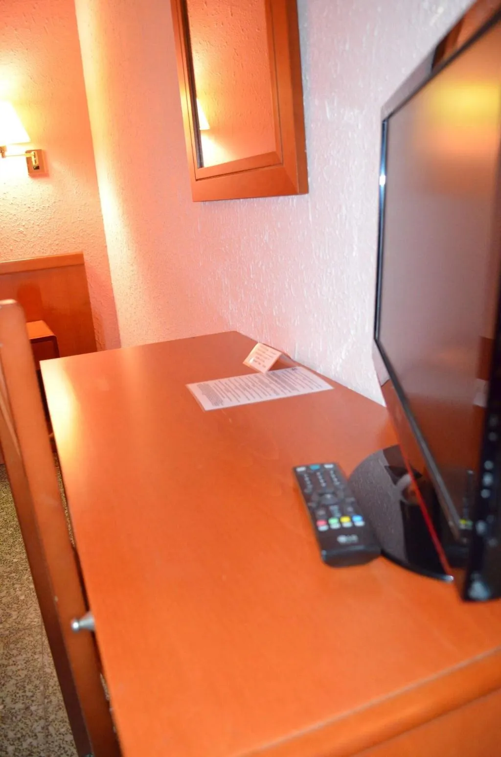 Room, Cuatro Naciones, Barcelona