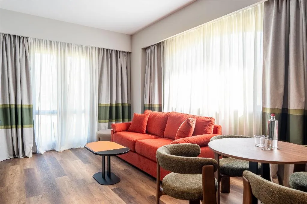 Room, Picciolo Etna Golf Resort & Spa, Curio Collection, Catania