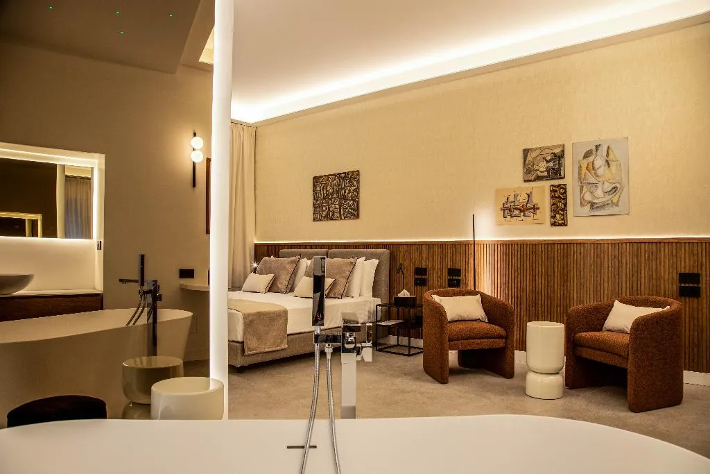 JUNIOR SUITE QUEEN SIZE BED Room, Mamalu - Corso Umberto 35, Naples