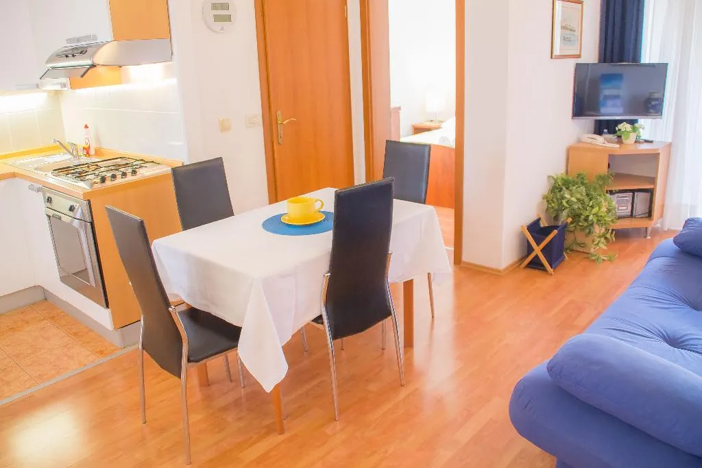 APARTMENT STANDARD Room, Villa Midea, Split