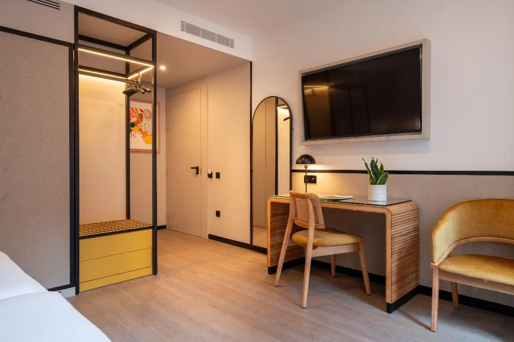 SINGLE STANDARD Room, The Editory Garden Baixa Porto Hotel, Porto