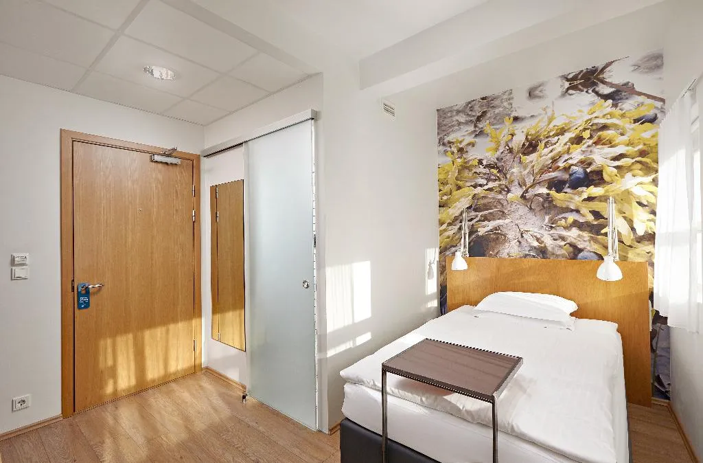 SINGLE STANDARD Room, Reykjavik Marina - Berjaya Iceland Hotels, Reykjavik