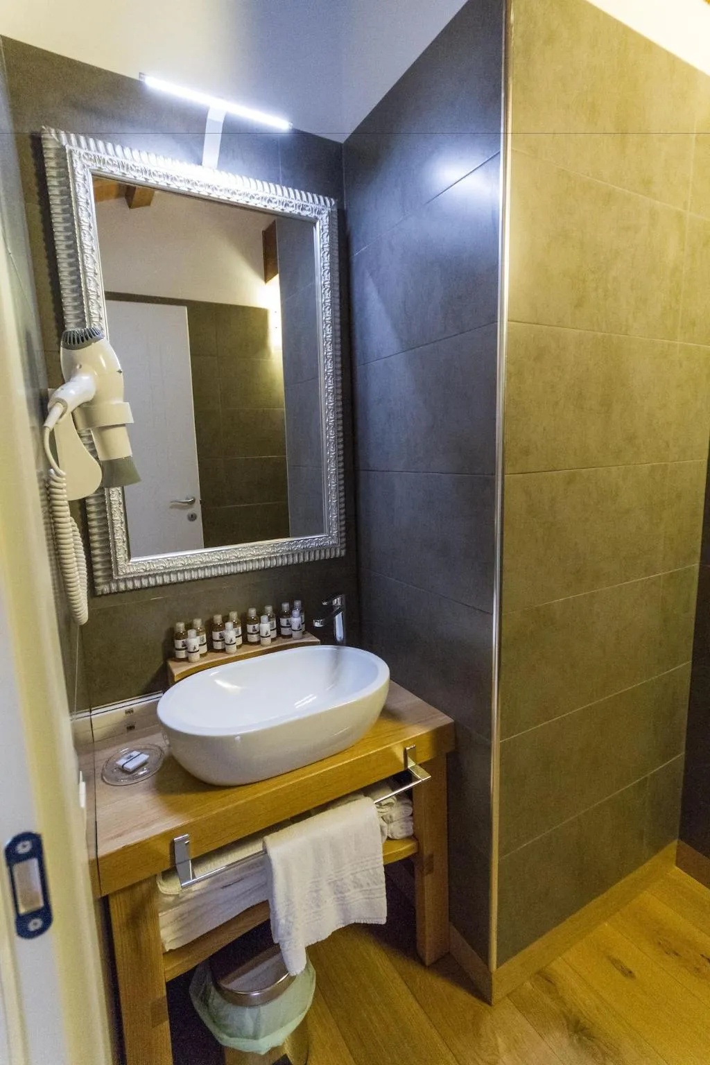 Room, Tenuta Borgo Santa Cecilia, Umbria