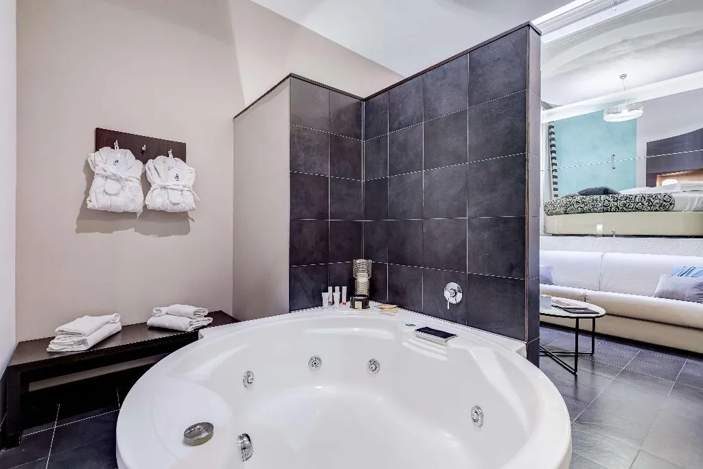 SUITE KING SIZE BED Room, Best Western Cinemusic Hotel, Naples