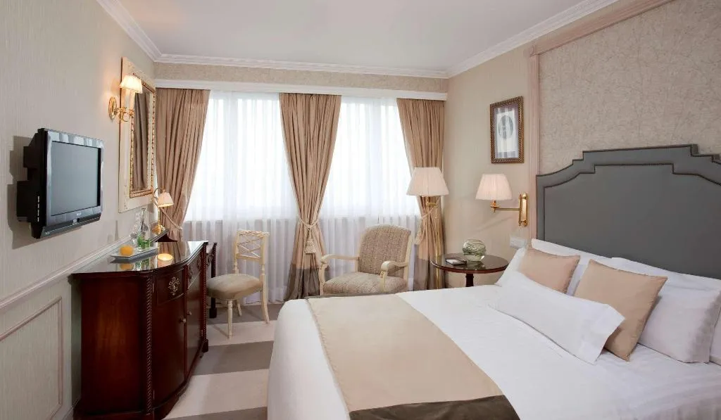 Double or Twin DELUXE Room, The Level At Hotel Melia Castilla, Madrid