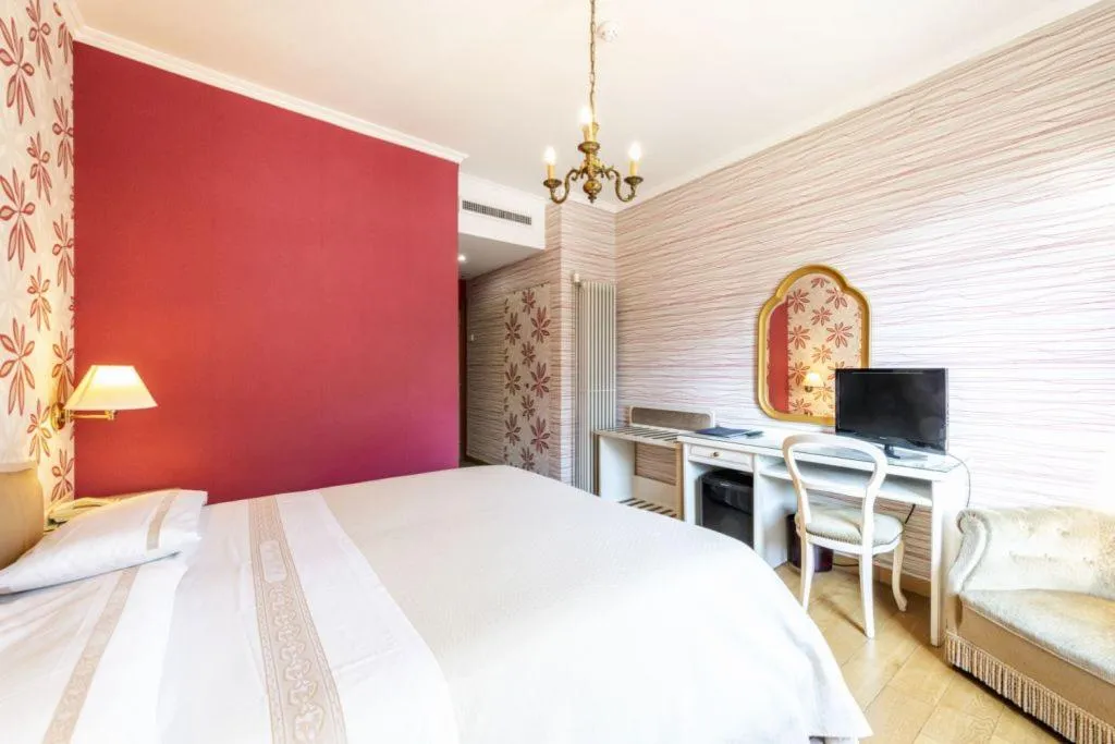 Double or Twin CLASSIC CITY VIEW Room, Metropole Suisse, Milan