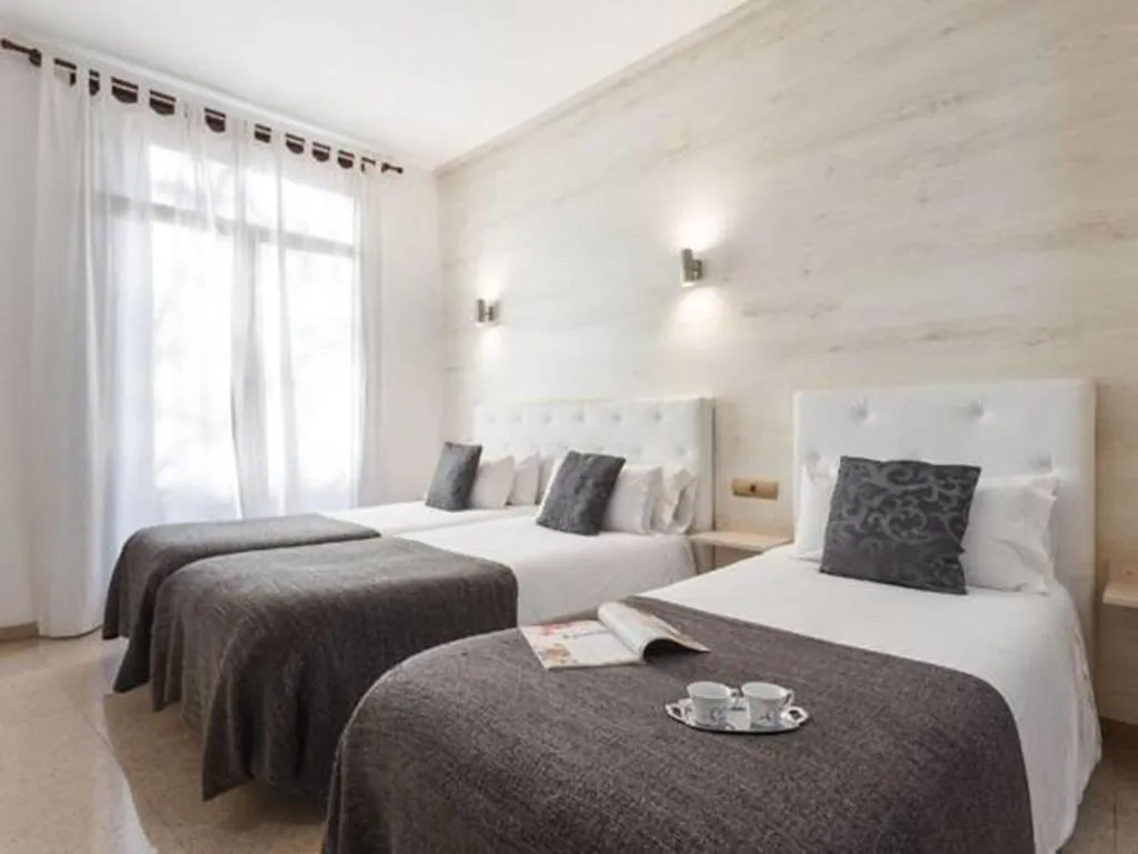 Room STANDARD Room, Apart - Ramblas 108, Barcelona