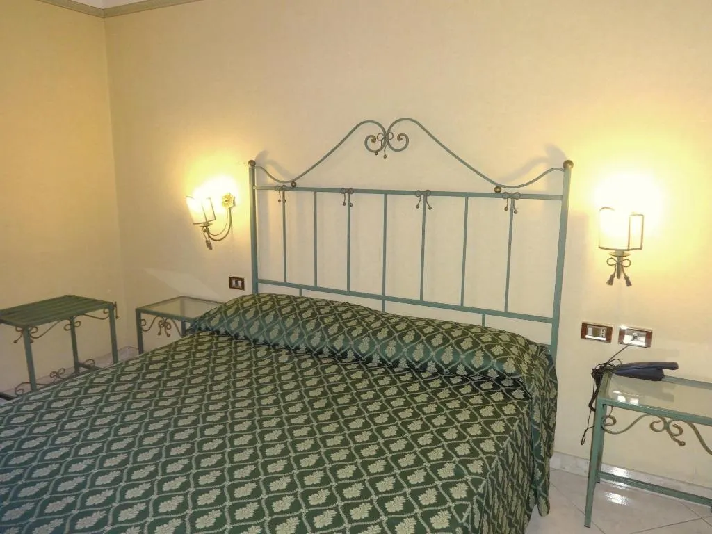 SINGLE STANDARD Room, Hotel Centrale Europa, Catania
