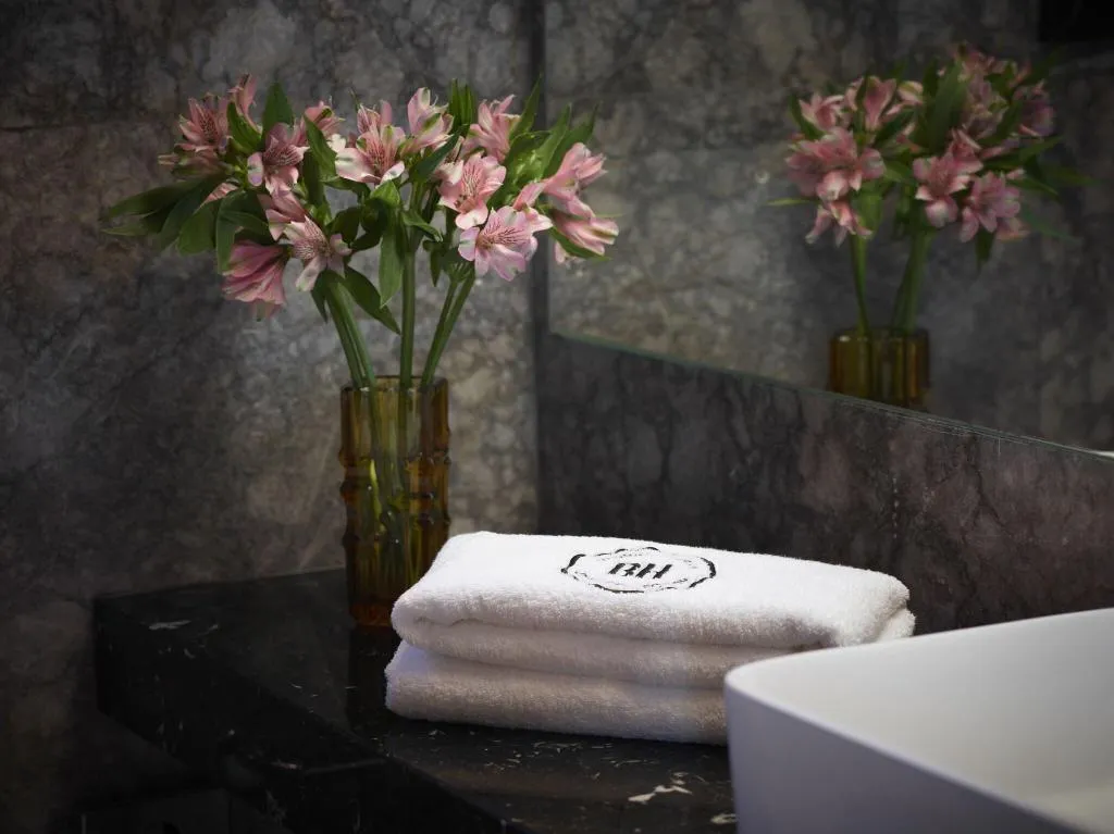 SINGLE STANDARD Room, Brown Acropol, a member of Brown Hotels, Athens
