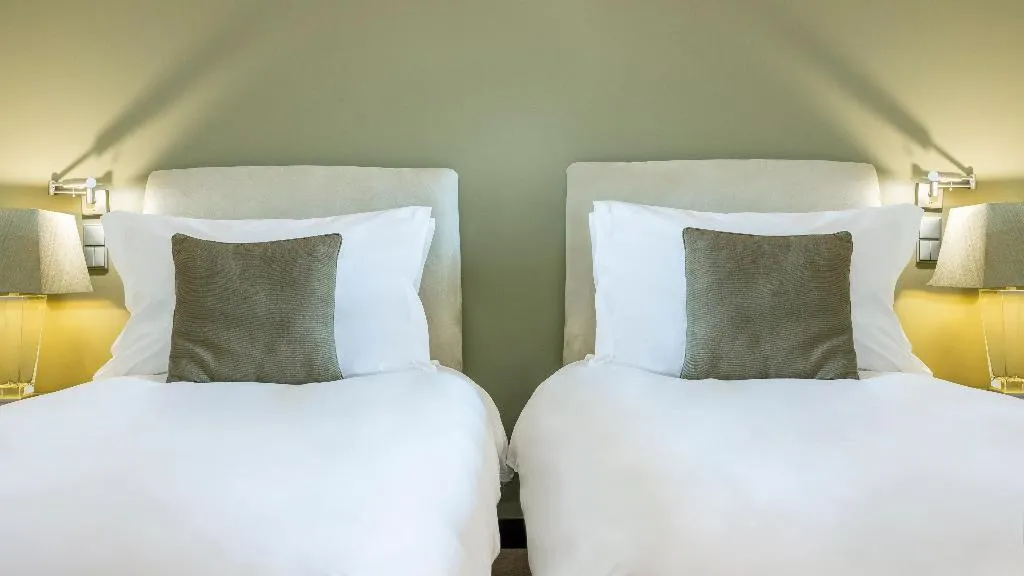 TWIN CITY VIEW Room, Crowne Plaza Porto, Porto
