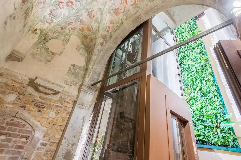 Lobby, Nani Mocenigo Palace, Venice
