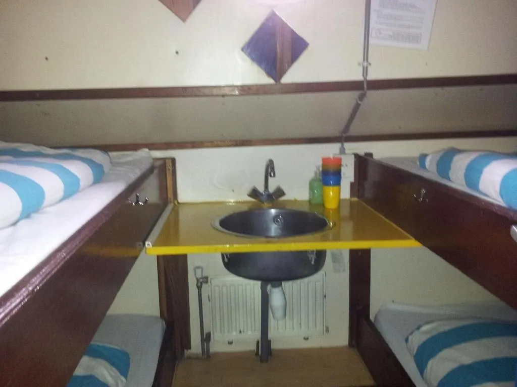 Room, Intersail Hostel Amsterdam, Amsterdam