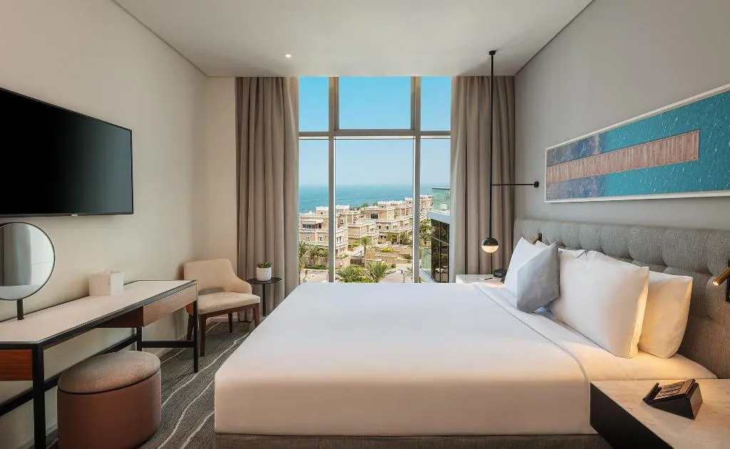 DOUBLE DELUXE KING BED Room, Th8 Palm Dubai Beach Resort Vignette Collection, Dubai