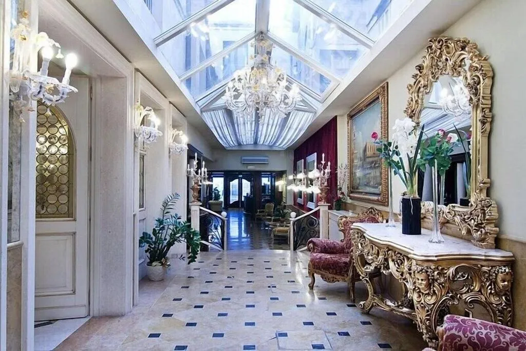Lobby, Hotel Belle Epoque, Venice