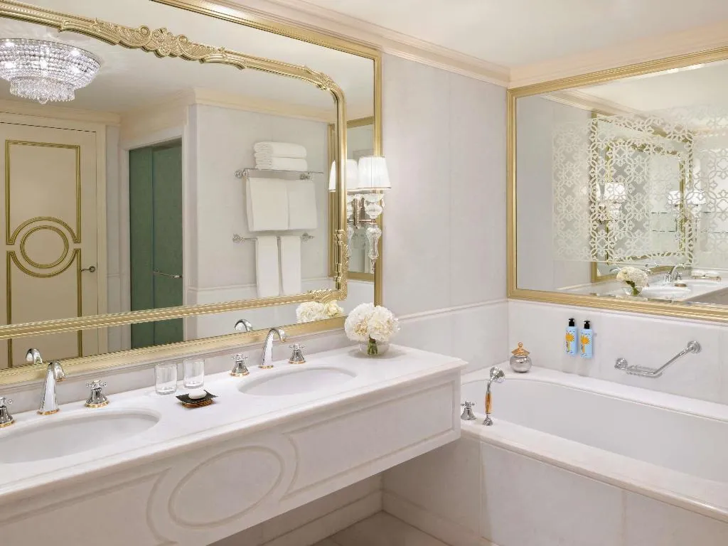 SUITE DUPLEX Room, Raffles The Palm Dubai, Dubai