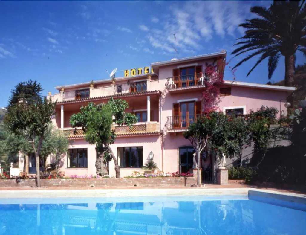 Sports and Entertainment, Villa Sirina, Taormina