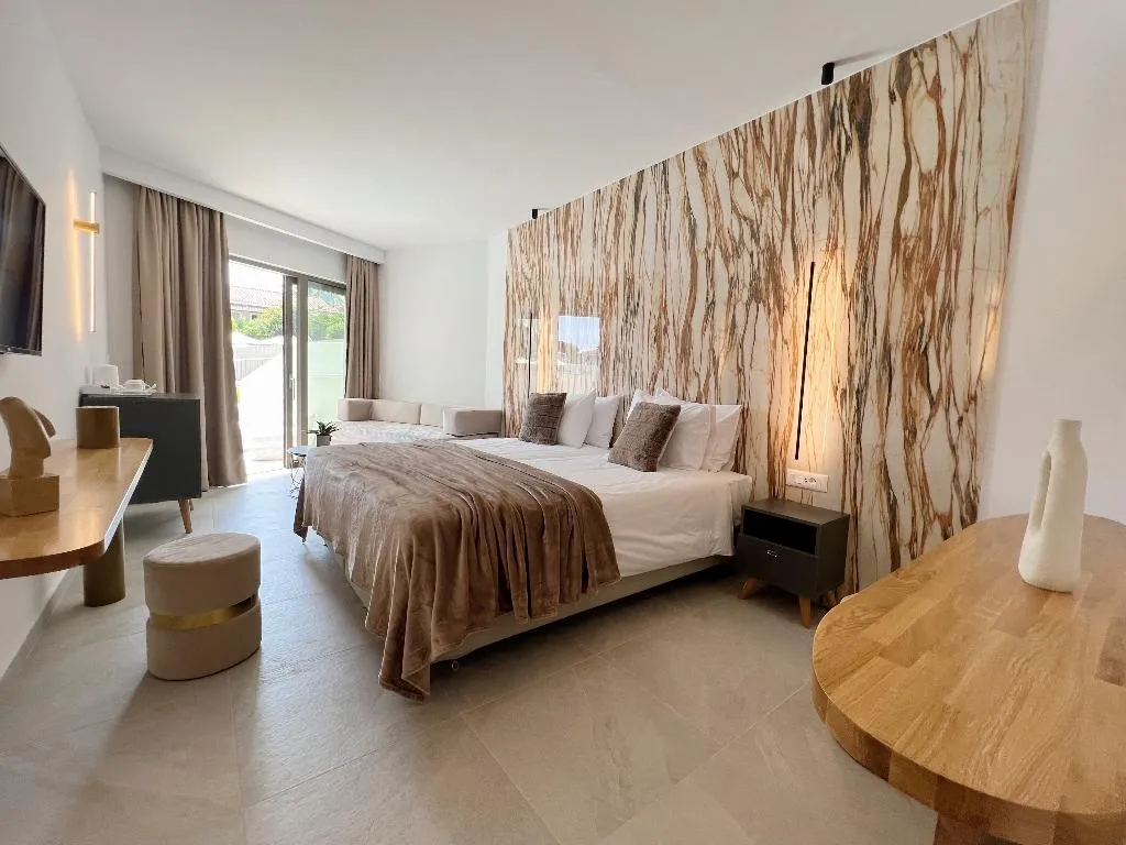 JUNIOR SUITE WITH PRIVATE POOL Room, Diana Palace Hotel Zakynthos, Zante