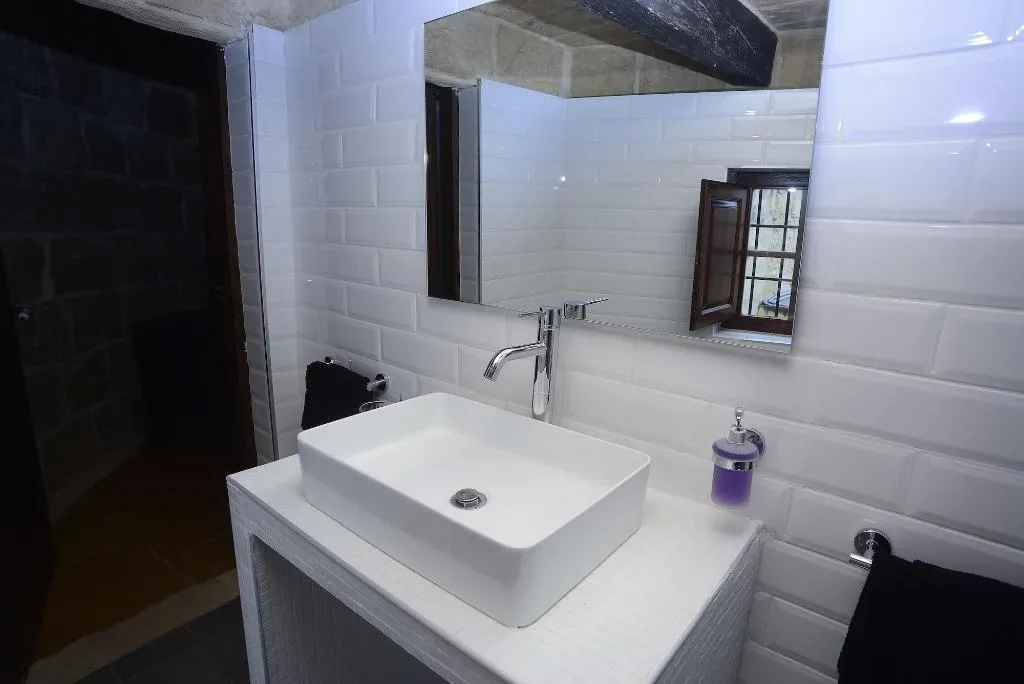 Room, The Burrow Guest House, Malta