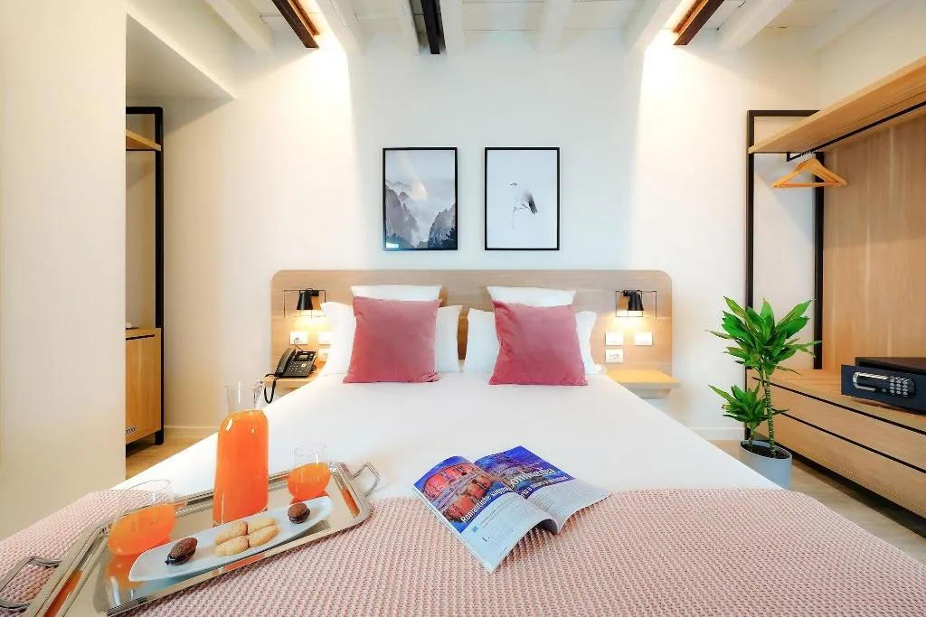 Room, Bergamo Inn 15, Milan
