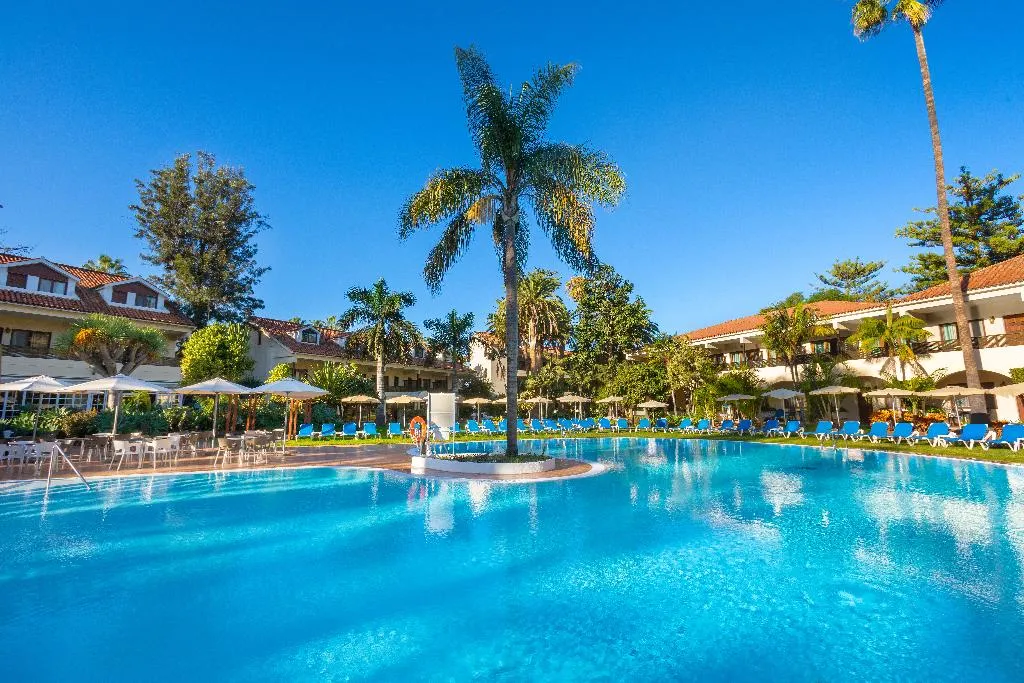 Pool, Radisson Resort & Residences Tenerife, Tenerife