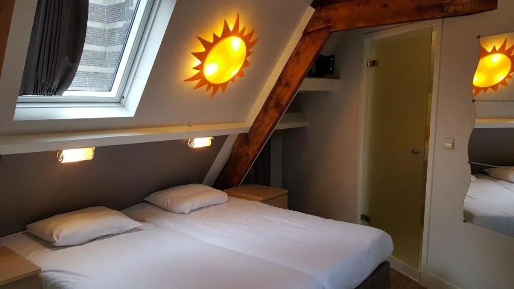 Room, Hotel Corner House, Amsterdam