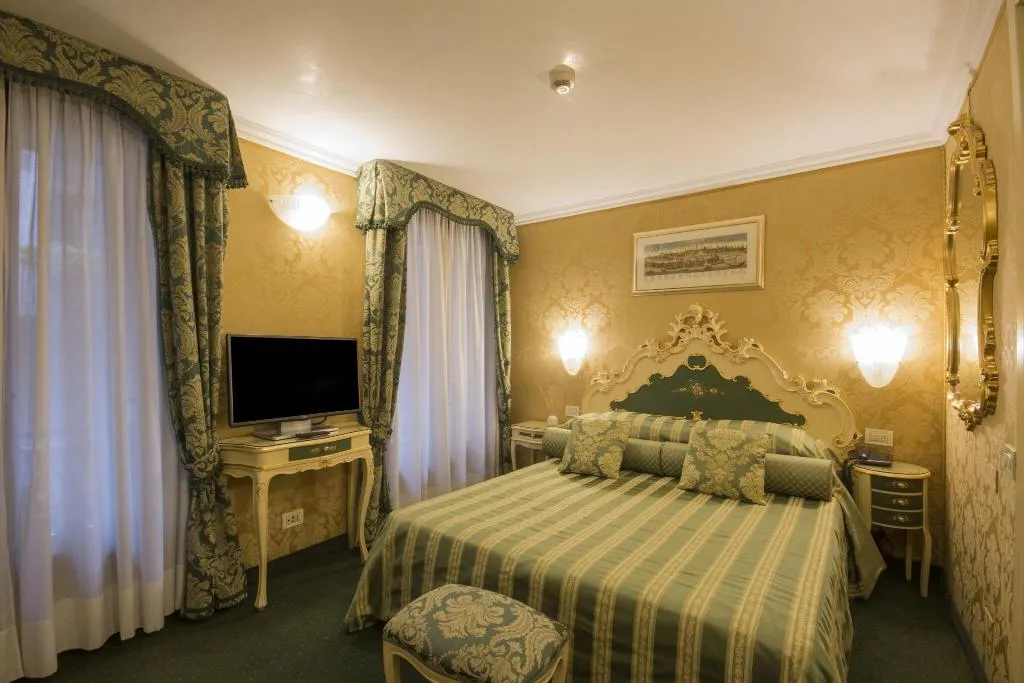 DOUBLE CLASSIC Room, Becher, Venice