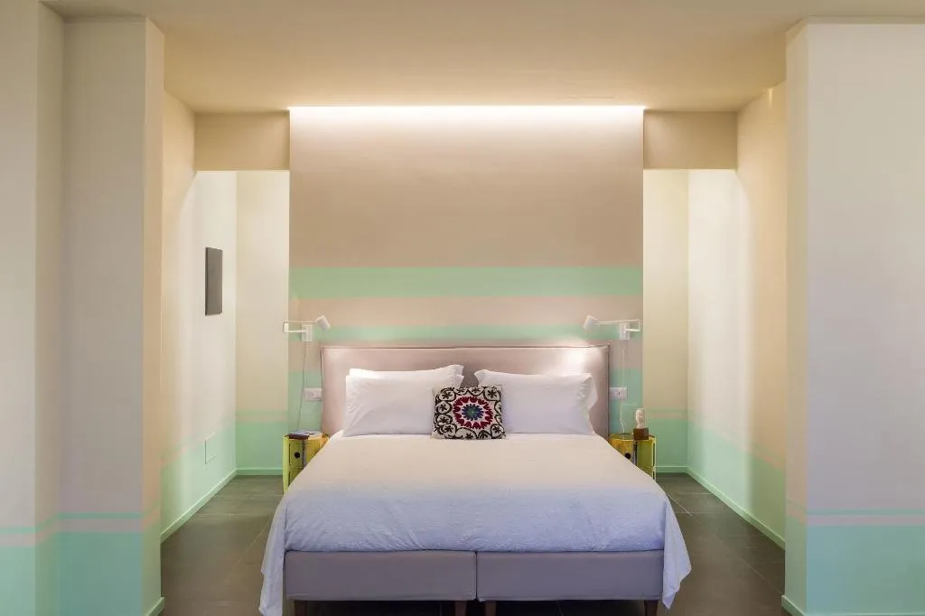 Room, Marina Piccola 73, Naples